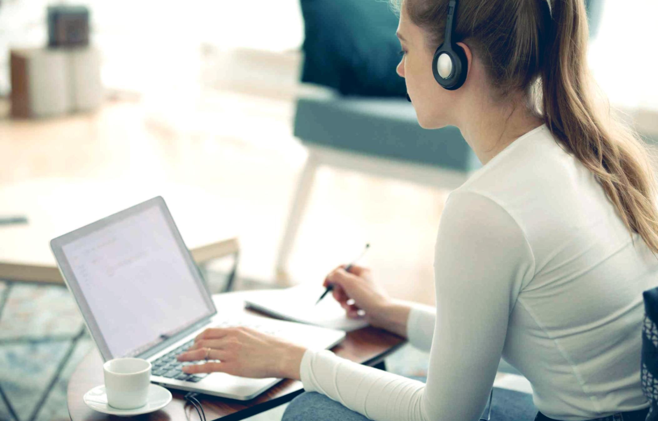 Ilustracja przedstawiająca proces budżetowania i planowania finansowego w startupie